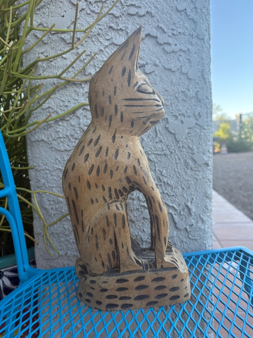 Vintage Hand Carved Wood Folk Art Cat Sculpture Figurine Animal Carving